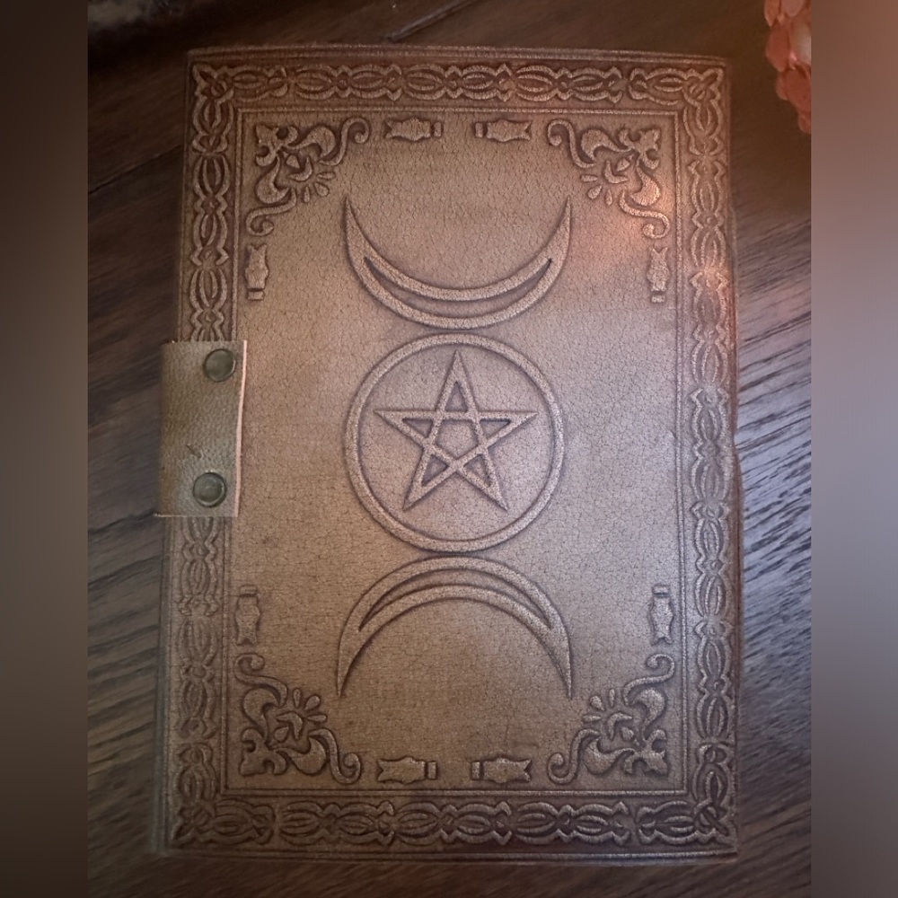 Leather bound Crystal embossed journal - Picture 7 of 7